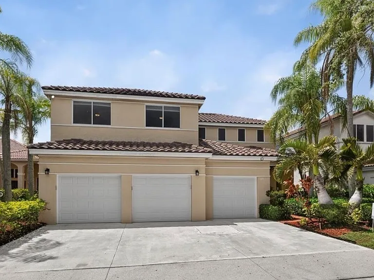 1115 Camellia Cir — Photo 1