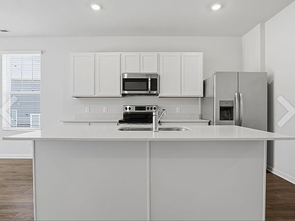3rd image of 473 Alcott Way