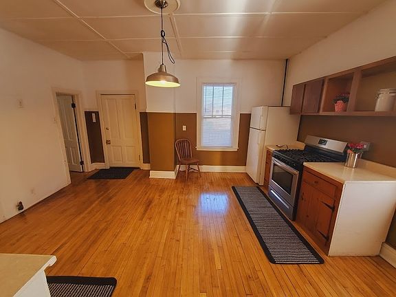 3rd image of 2508 W Medill Ave #1