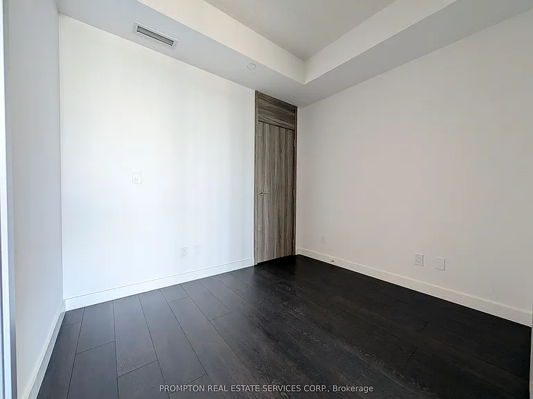 18 Esther Shiner Blvd #2909 — Photo 17