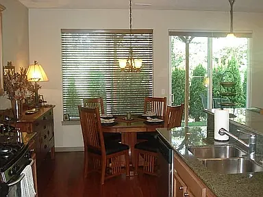 3 bed, 2.5 bath, 1901 sqft, $2,700 — Photo 2