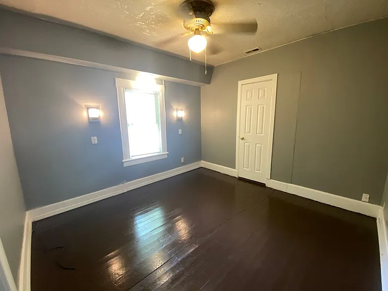 710 W Chicago St — Photo 6