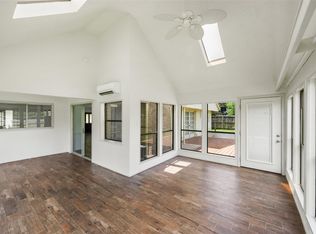 248 E Castle Harbour Dr, Friendswood, TX 77546