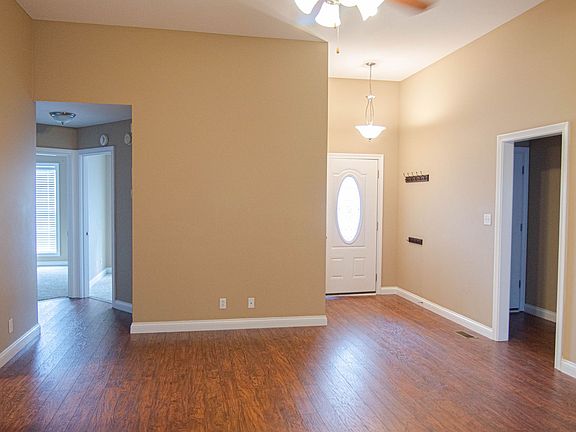 5th image of 3748 Cindy Jo Dr N