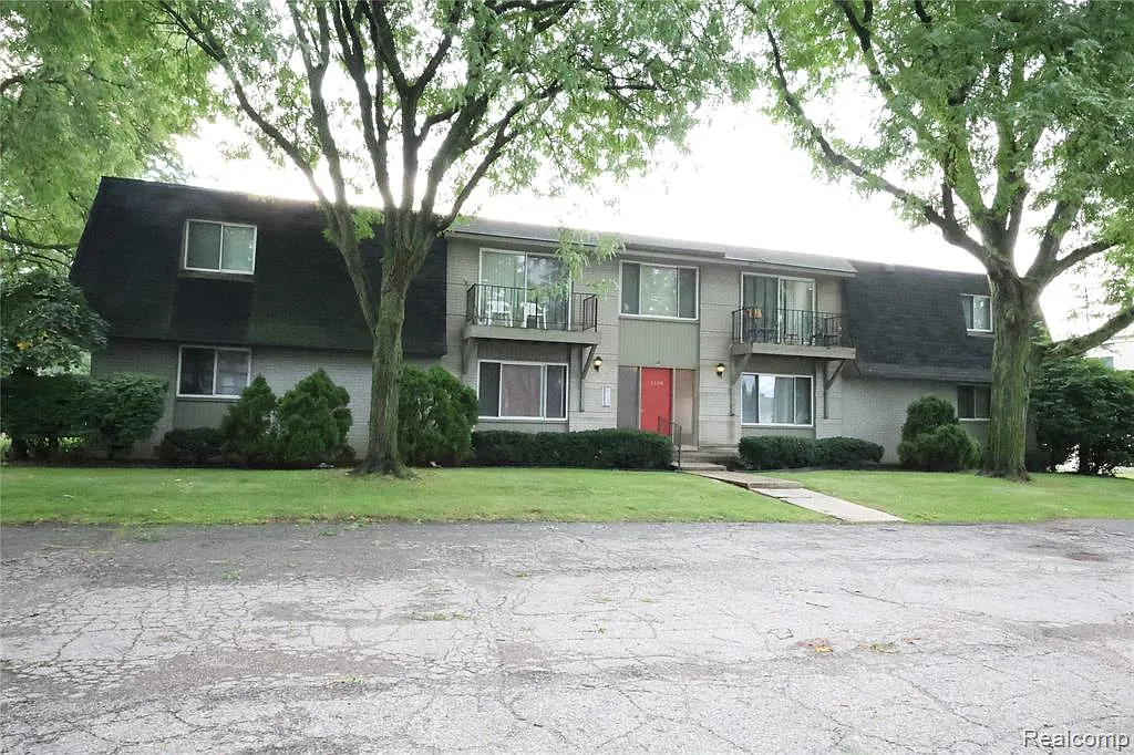 2 bed, 2.0 bath, 920 sqft, $1,200 — Photo 1
