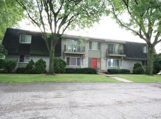 19820 W Twelve Mile Rd APT 25, Southfield, MI 48076