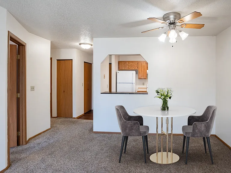 Fargo, ND Westview Towers Apartments | Dining