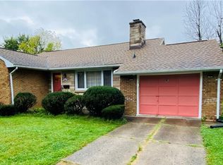 22 Brookside Dr, Williamsville, NY 14221