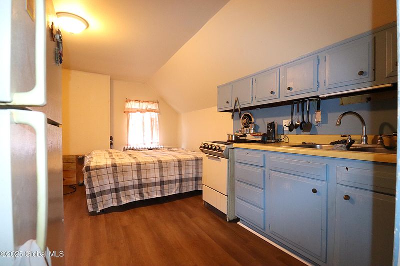 4th image of 49 Washington Avenue