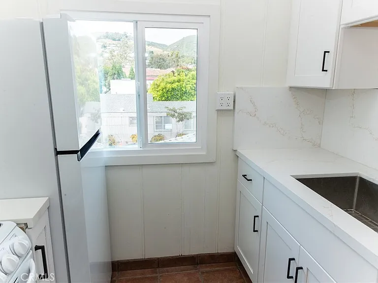 357 Mermaid St #B — Photo 4