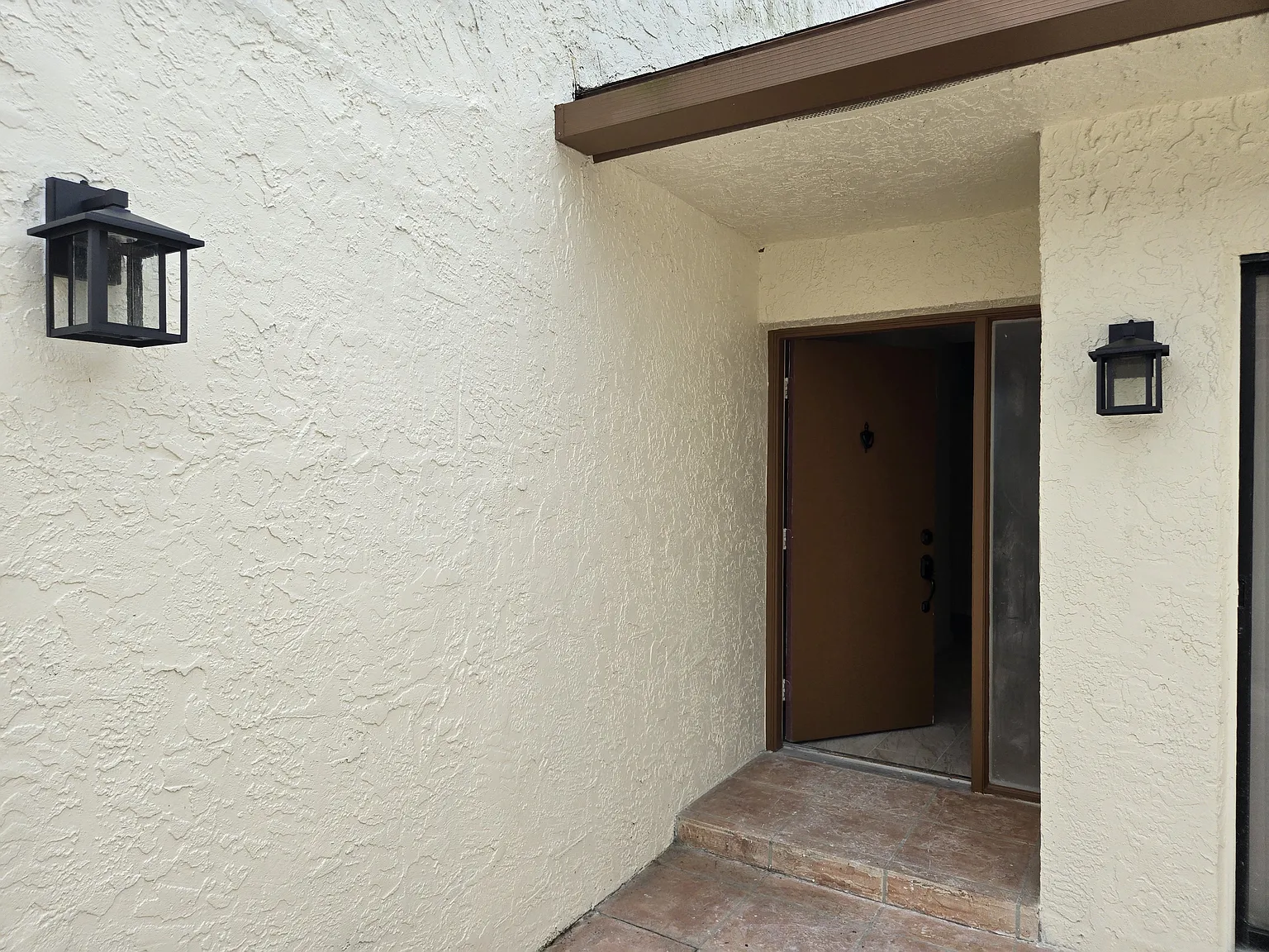 2 bed, 1129 sqft, $2,450 — Photo 3