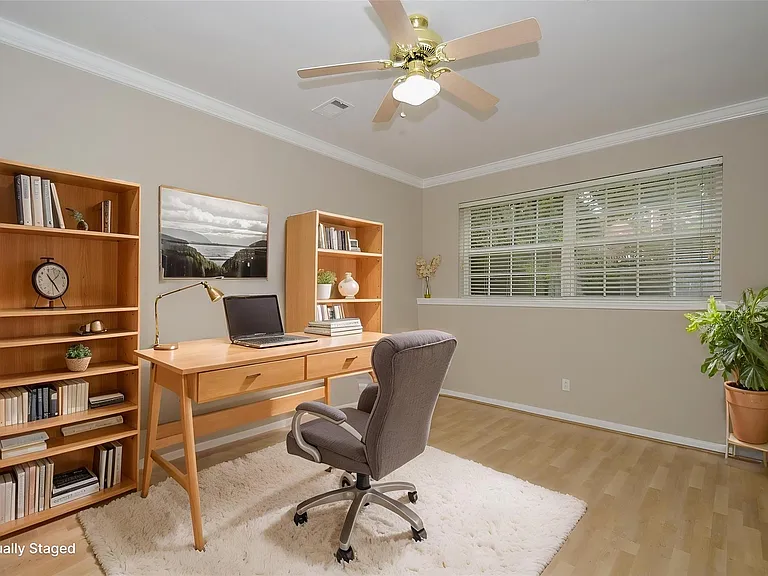 1307 Prospect St — Photo 38