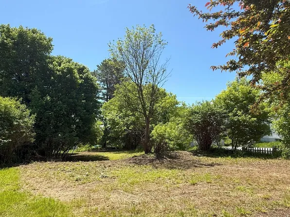 8 Jackson Avenue, Rutland City, VT 05701