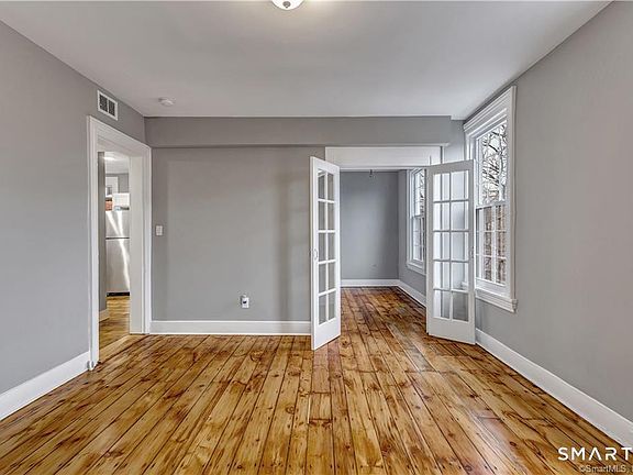 4th image of 981 State St #2