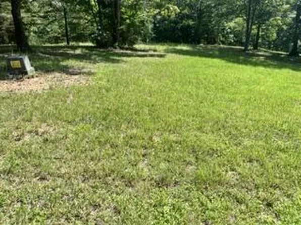 2 Pondview Ln, Hayesville, NC 28904