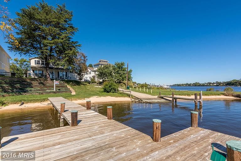 1st image of 955 Lombardee Cir