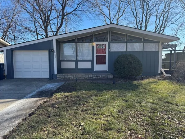 7903 NW Avalon St, Kansas City, MO 64152