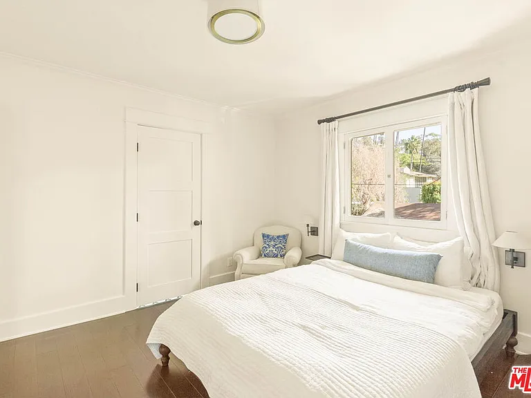 2102 N Bronson Ave — Photo 31