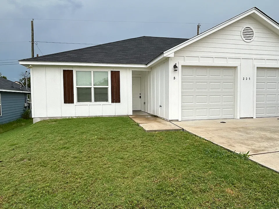 225 N Mary Jo Dr #B