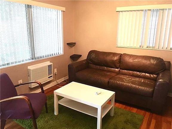 3rd image of 428 Collins Ave APT 7