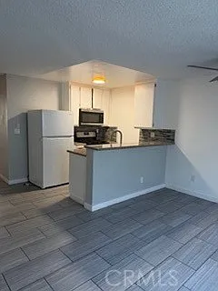 328 W 1st St #4 — Photo 5