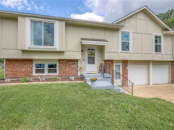 10100 W 54th St, Merriam, KS 66203