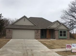 1312 N Hickory Ave, Broken Arrow, OK 74012