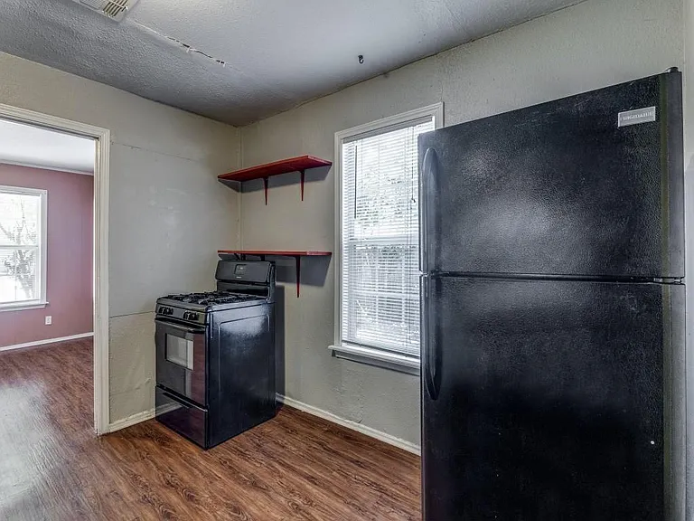 1136 Garland Ave — Photo 14