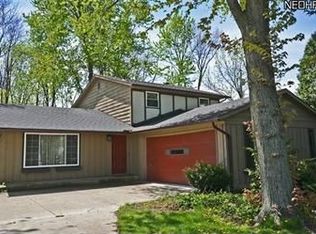 3850 Lake Rd, Sheffield Lake, OH 44054