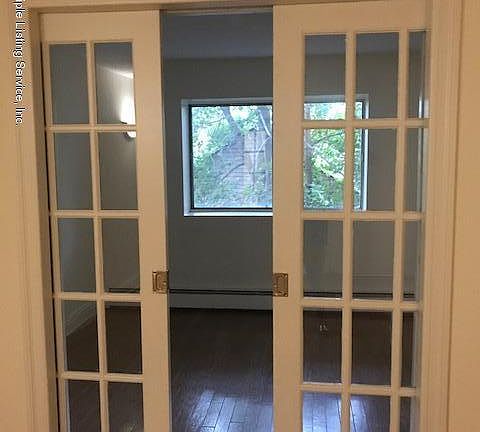 5th image of 1000 Targee St APT 4A