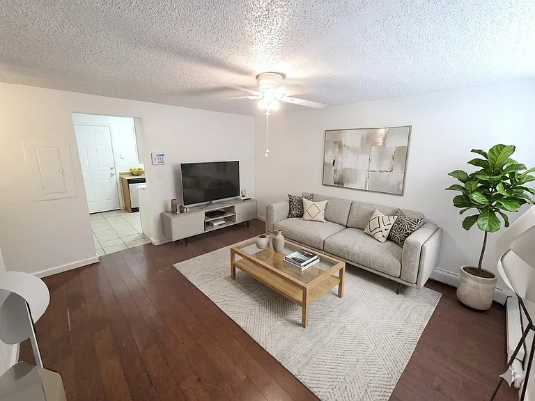 1132 Xanthia St #1132 — Photo 1