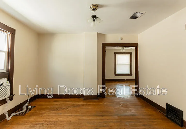1025 N 8th St — Photo 5