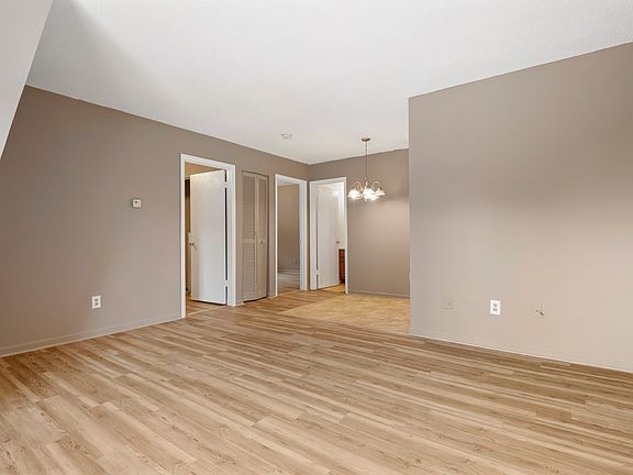 3rd image of 511 Poplar St #D