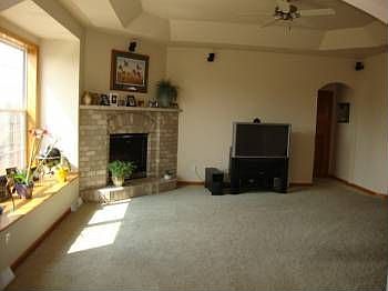 3rd image of 208 Honeysuckle Dr