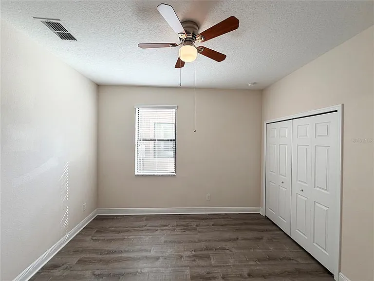19522 Whispering Brook Dr — Photo 32