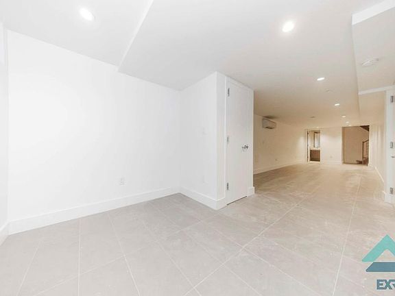 4th image of 776 Classon Ave #1B