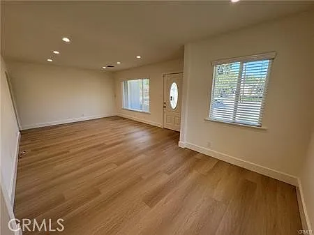 3 bed, 2.0 bath, 1080 sqft, $3,995 — Photo 3