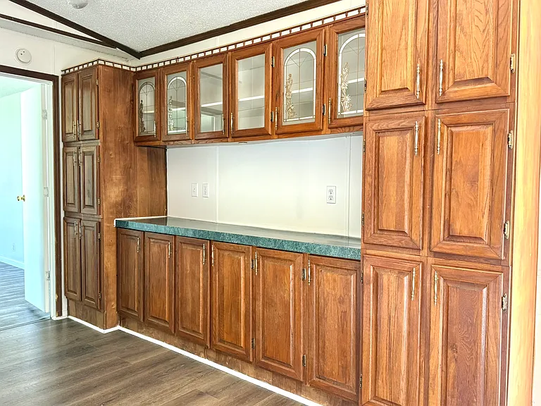 521 E Veterans Memorial Blvd #327 — Photo 5