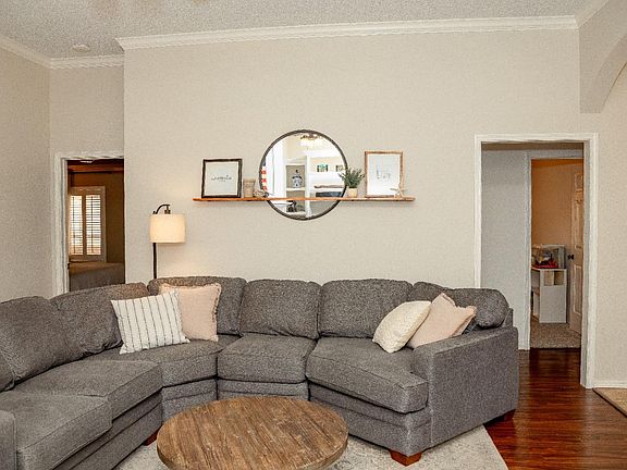 5th image of 10806 Richmond Ave