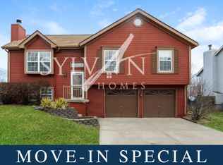 118 E Calico Dr, Raymore, MO 64083