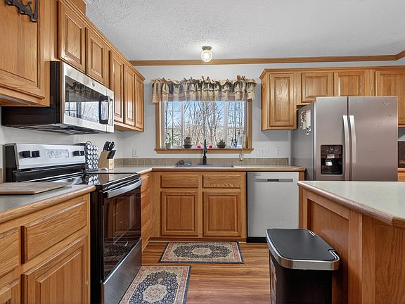 5th image of 1005 Peery Rd