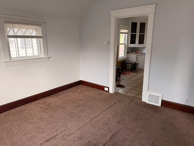 4422 Bridgeview Ave #UP — Photo 6