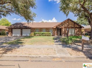 311 Hampshire St, Victoria, TX 77904