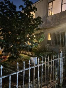 735 E 43rd Pl, Los Angeles, CA, 90011