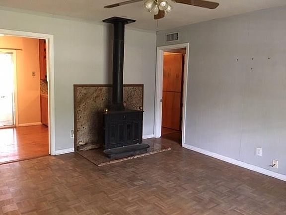 4th image of 1904 Karen Ave