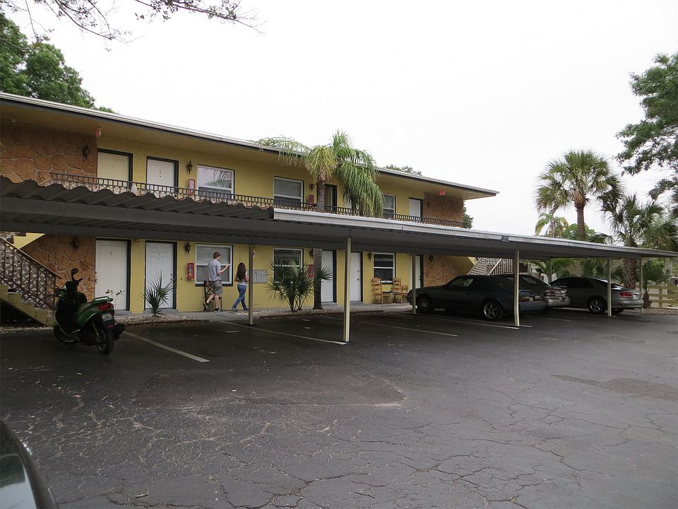 Santa Rosa Apt. Front