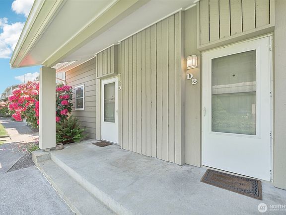 3rd image of 18530 52nd Avenue W #D2