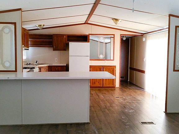 3rd image of 217 Vevay Dr E