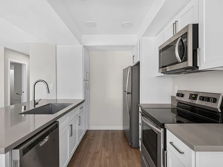 425 Coronado Ave — Photo 26