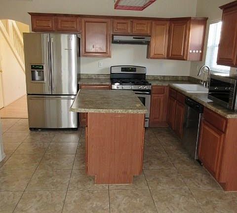 5th image of 10816 Walden Pond St